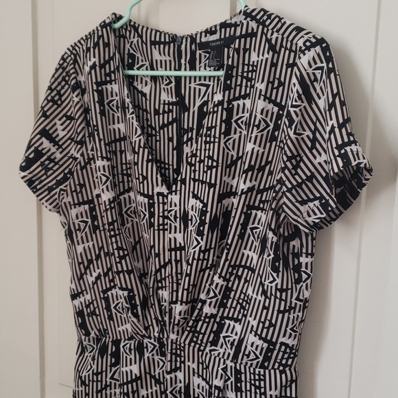 Art Deco Romper - Picture 2 of 7